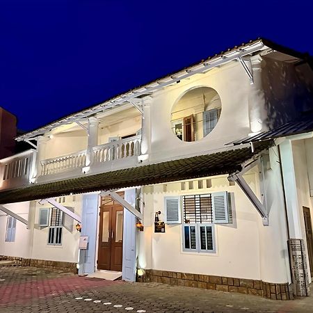 The Raden Patah Heritage Kota Lama Semarang Extérieur photo