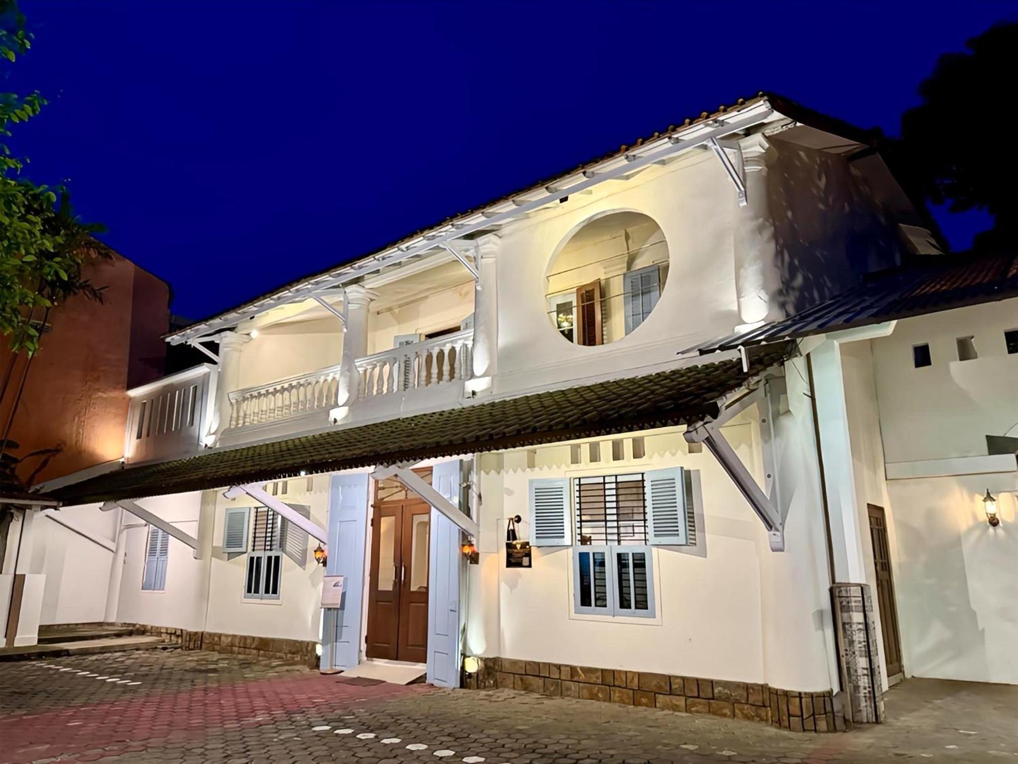 The Raden Patah Heritage Kota Lama Semarang Extérieur photo
