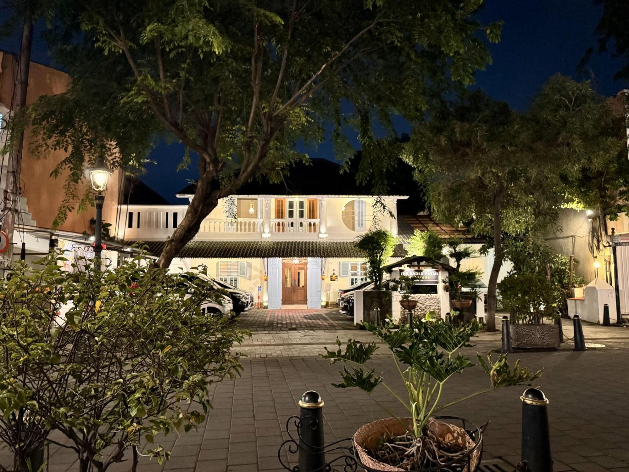 The Raden Patah Heritage Kota Lama Semarang Extérieur photo